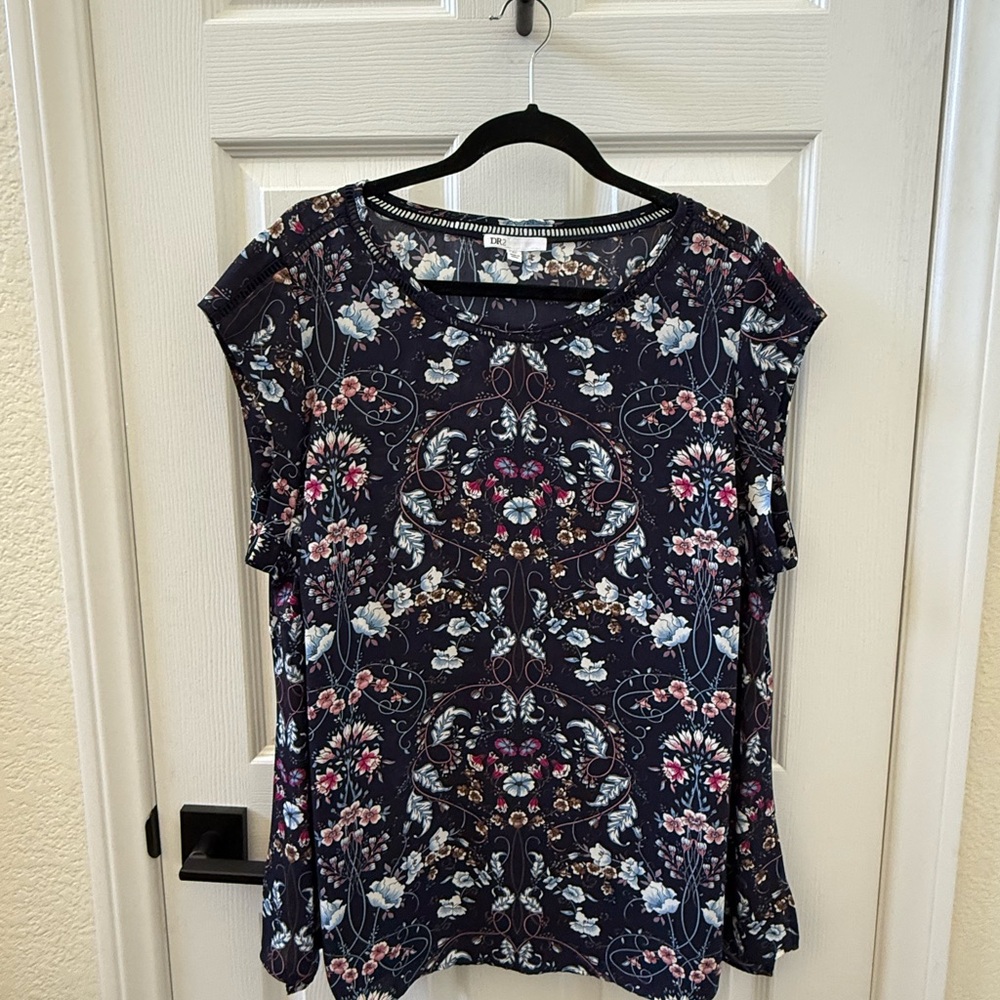 DR2 Women's Floral Blouse - Black and Pink